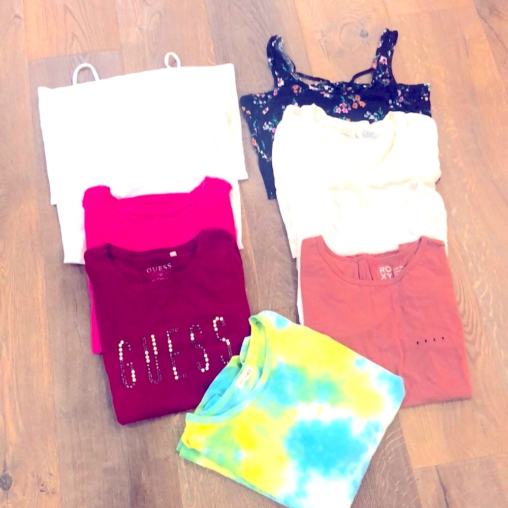 ($6/piece) SUMMER TOP BUNDLE. 9 PIECE LOT